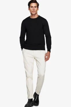 Black basic crew-neck jumper