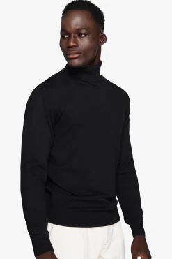 Black basic turtleneck