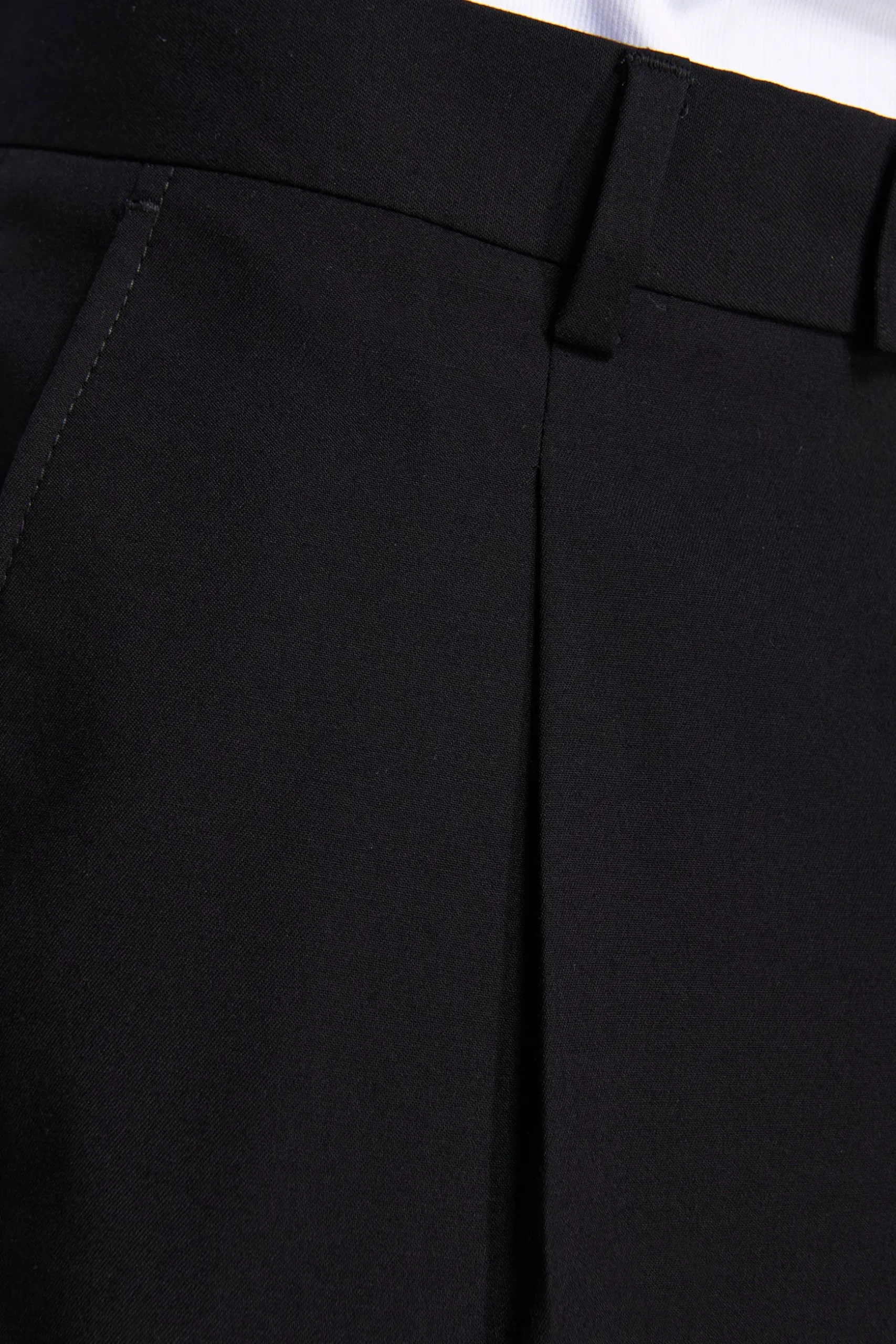 Black classic trousers with pleats