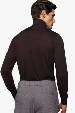 Brown basic turtleneck