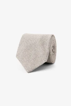 Cream zigzag pattern tie