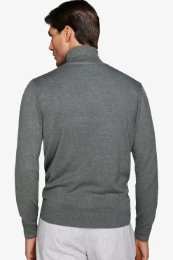Green basic turtleneck