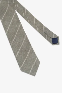 Green diagonal stripe tie