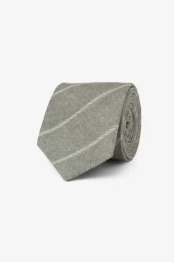 Green diagonal stripe tie