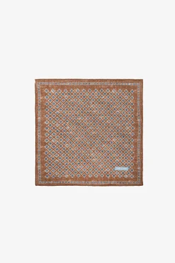 Tobacco diamond design pocket square
