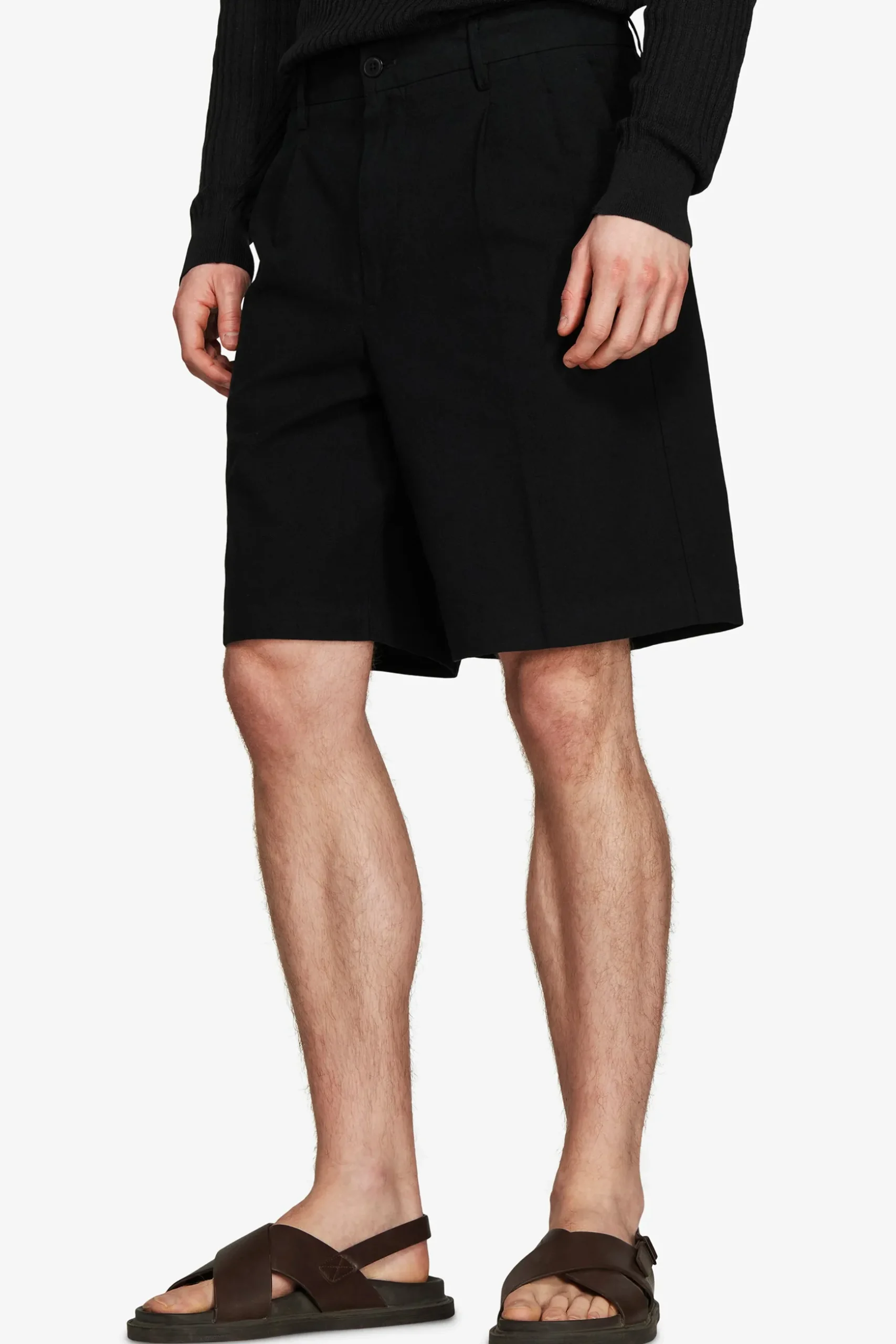 VOLUME Black linen blend bermuda shorts