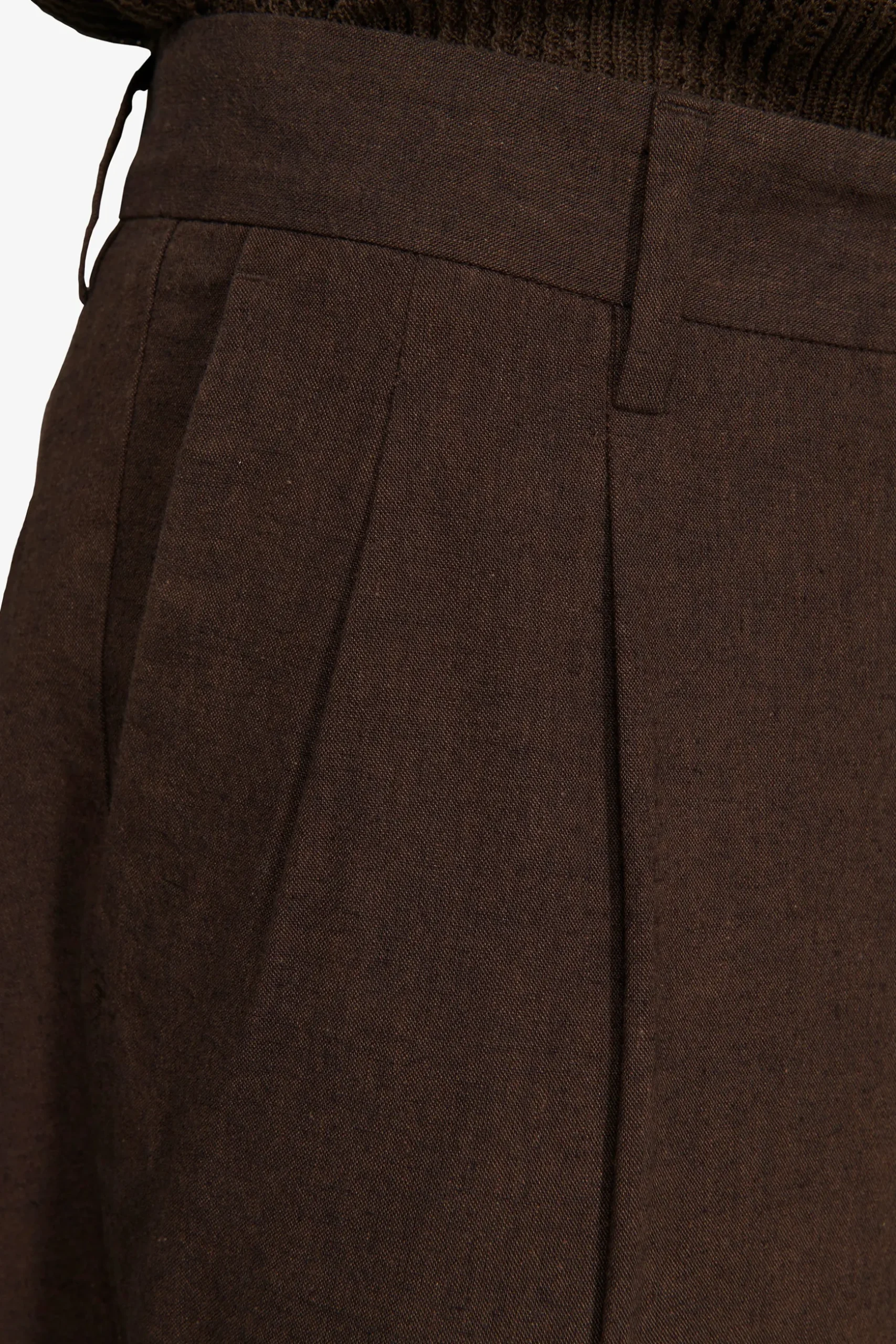 VOLUME Dark brown linen blend bermuda shorts