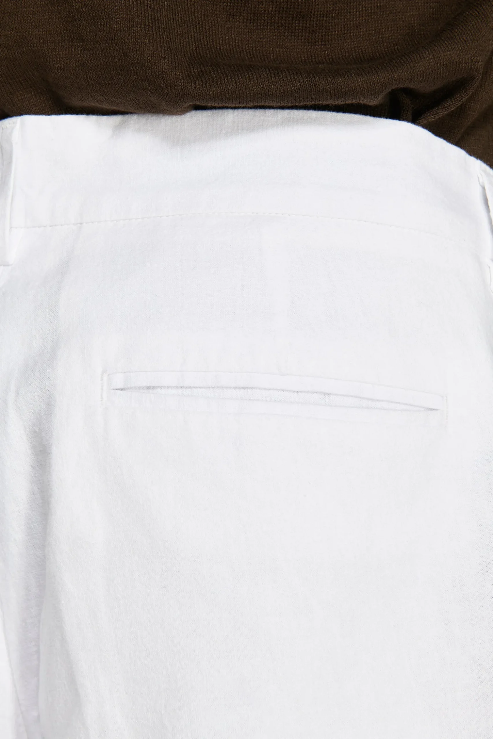 VOLUME White linen blend bermuda shorts
